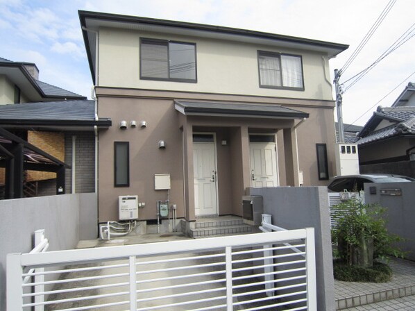 加賀山タウンハウスの物件外観写真